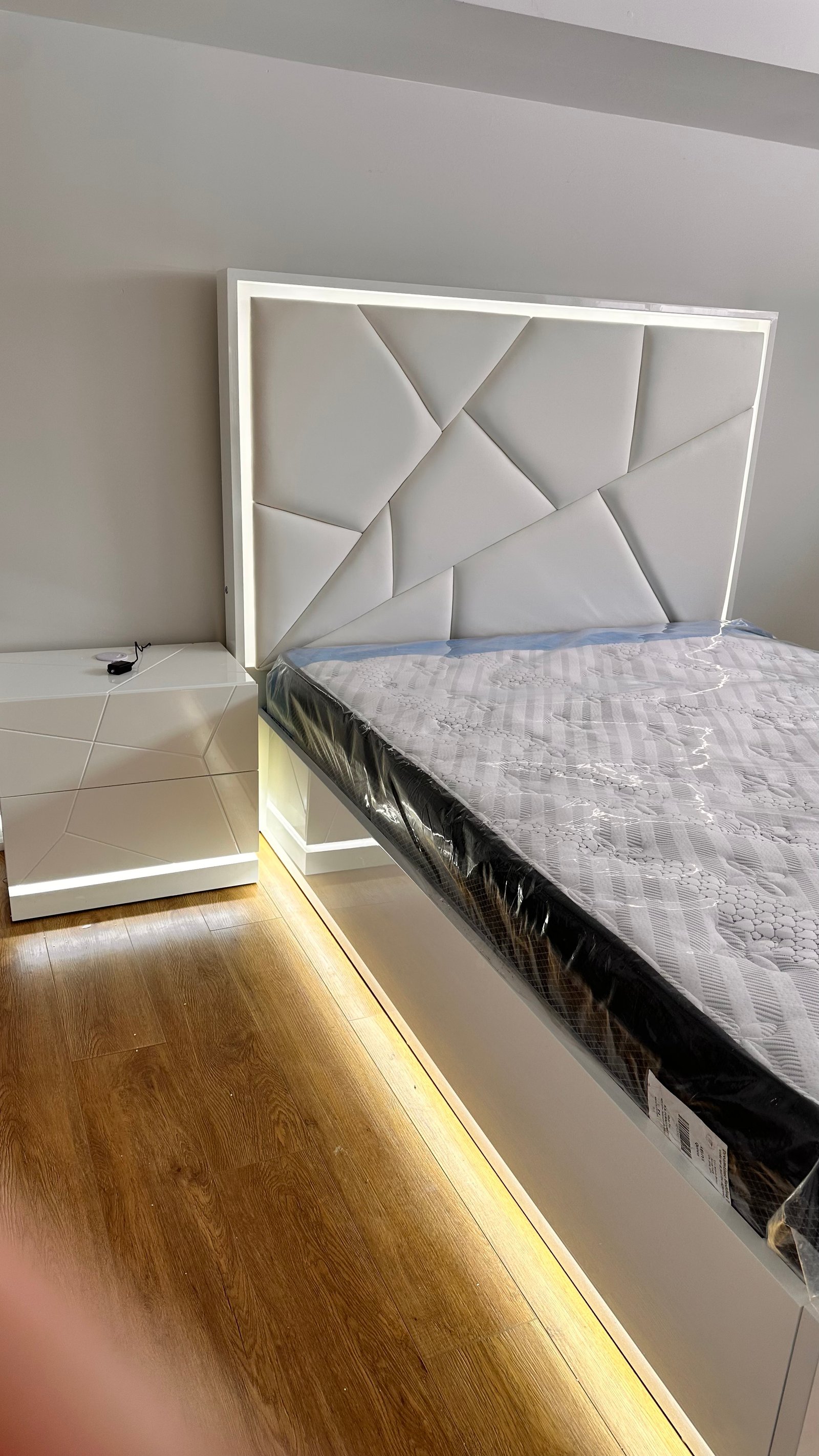 Furniture assembly for open-plan room